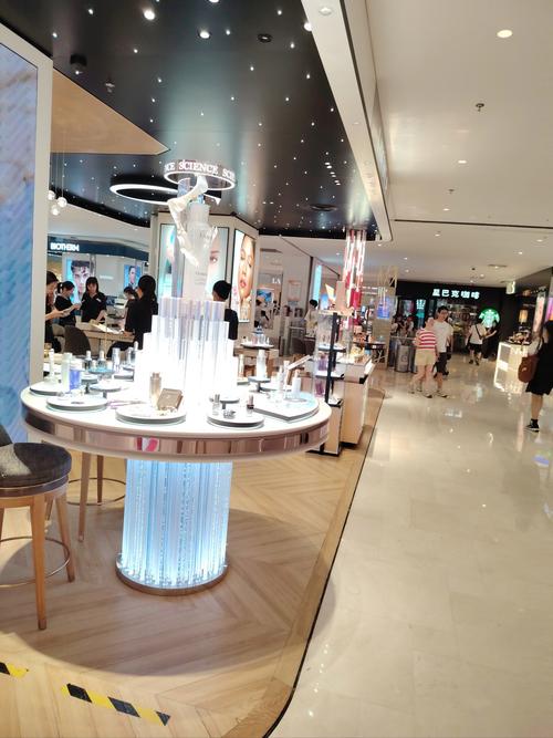 中合化妆品实体店,打造沉浸式购物体验的艺术空间 综合便民 中合化妆品实体店,打造沉浸式购物体验的艺术空间 中合化妆品实体店,打造沉浸式购物体验的艺术空间 综合便民